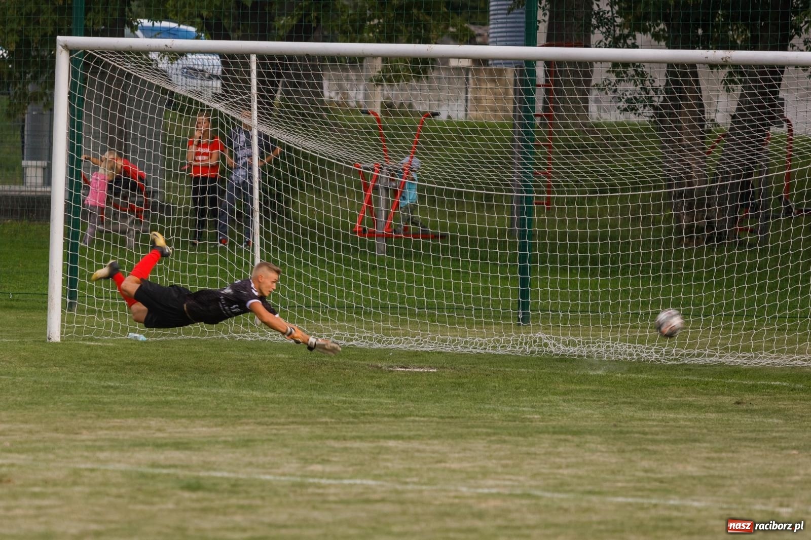 Zdjęcie w galerii na portalu naszraciborz.pl: Bojanów rozgromił rezerwy Krzyżanowic [FOTO] wiadomości z regionu