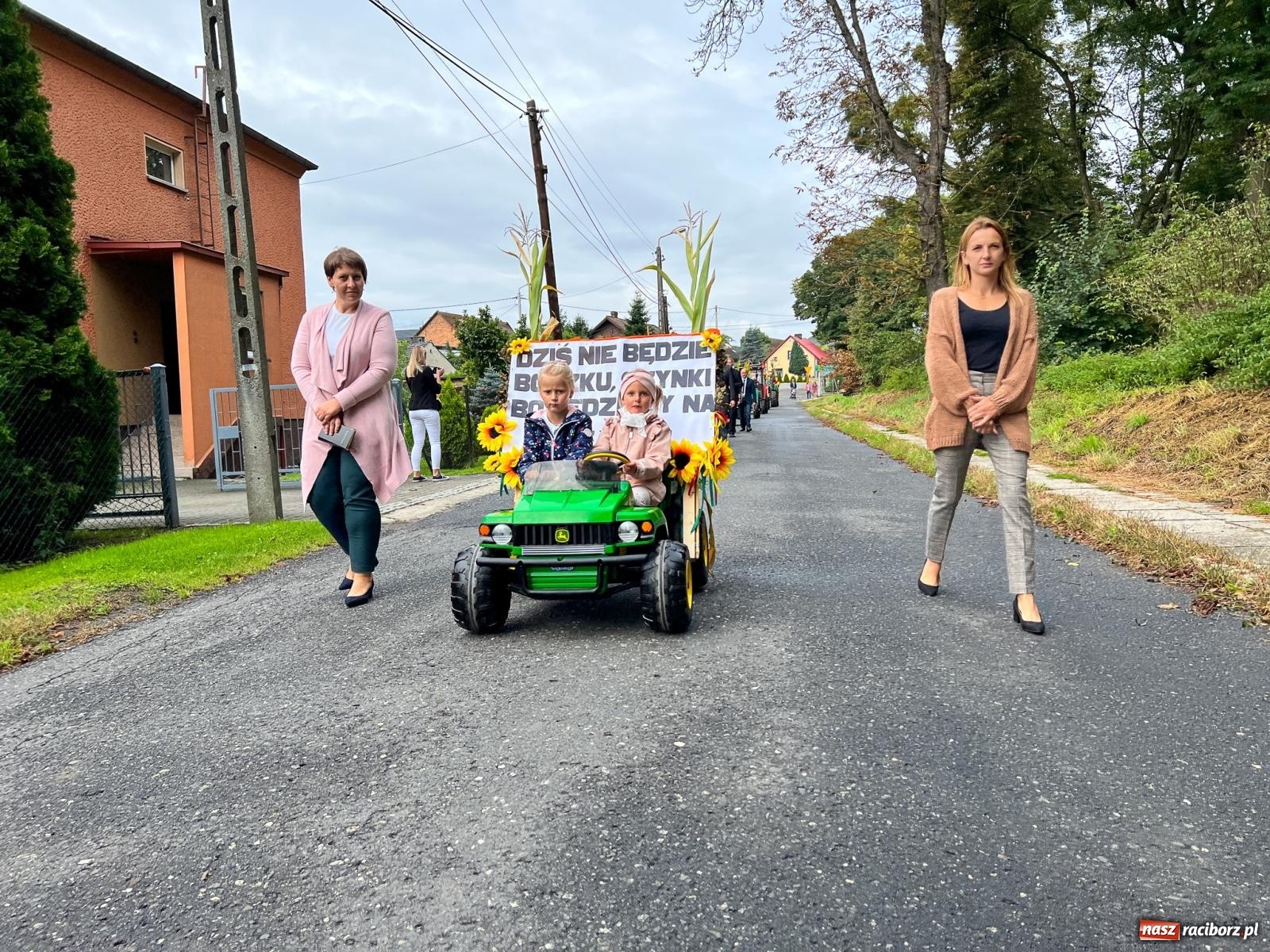 Zdjęcie w galerii na portalu naszraciborz.pl: Dożynki 2022. Sławików dziękuje za plony [FOTO i WIDEO] wiadomości z regionu