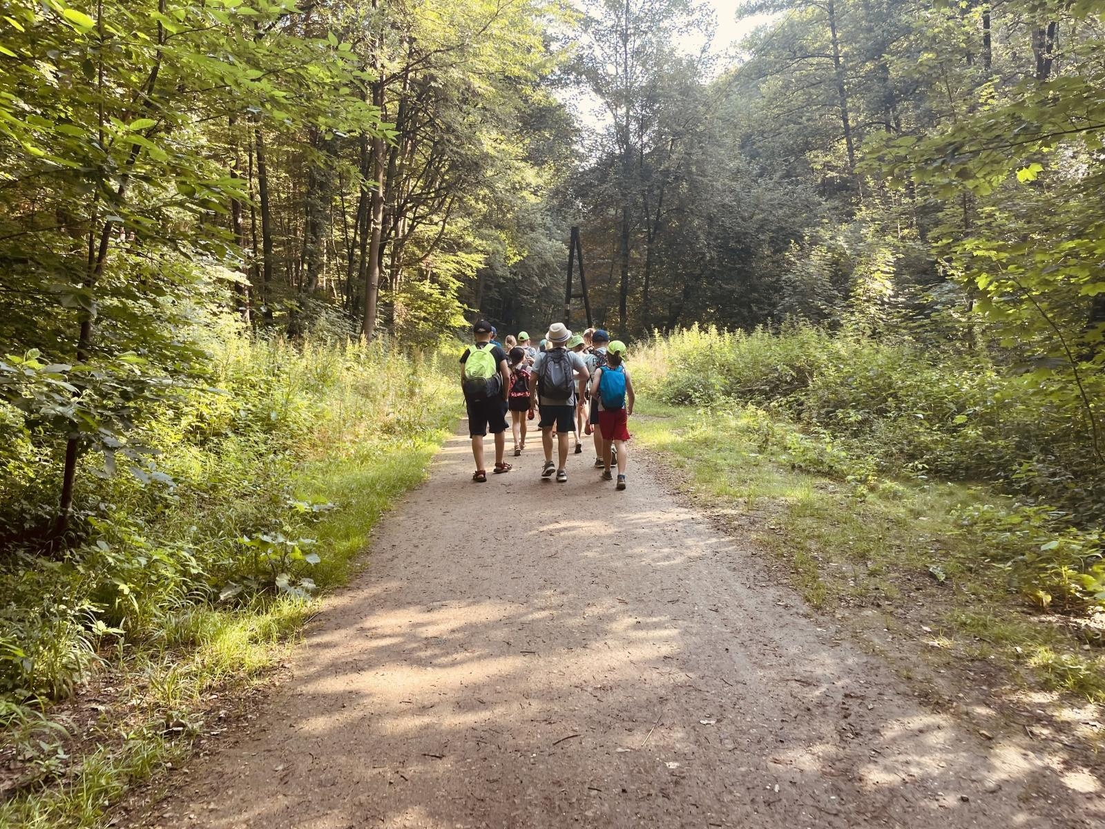 Zdjęcie w galerii na portalu naszraciborz.pl: Zawodnicy Minibasketball Racibórz promowali aktywność na świeżym powietrzu wiadomości z regionu