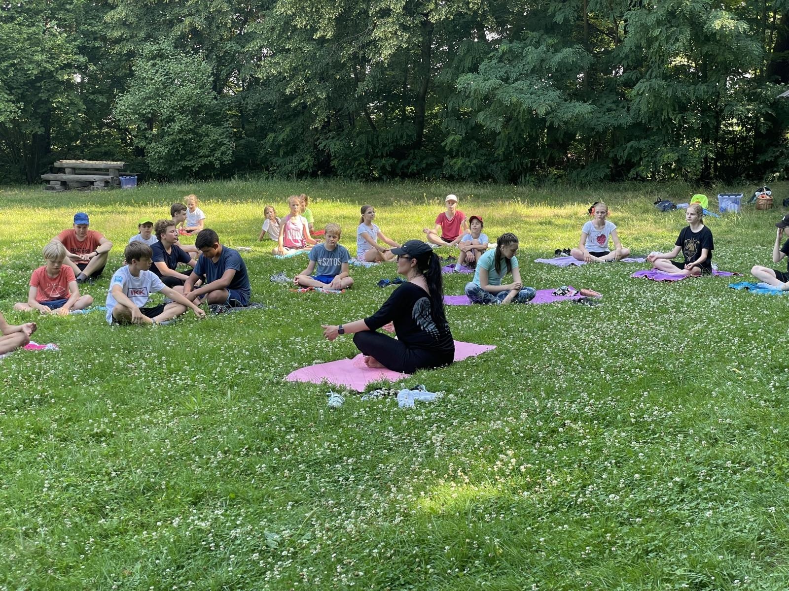 Zdjęcie w galerii na portalu naszraciborz.pl: Zawodnicy Minibasketball Racibórz promowali aktywność na świeżym powietrzu wiadomości z regionu