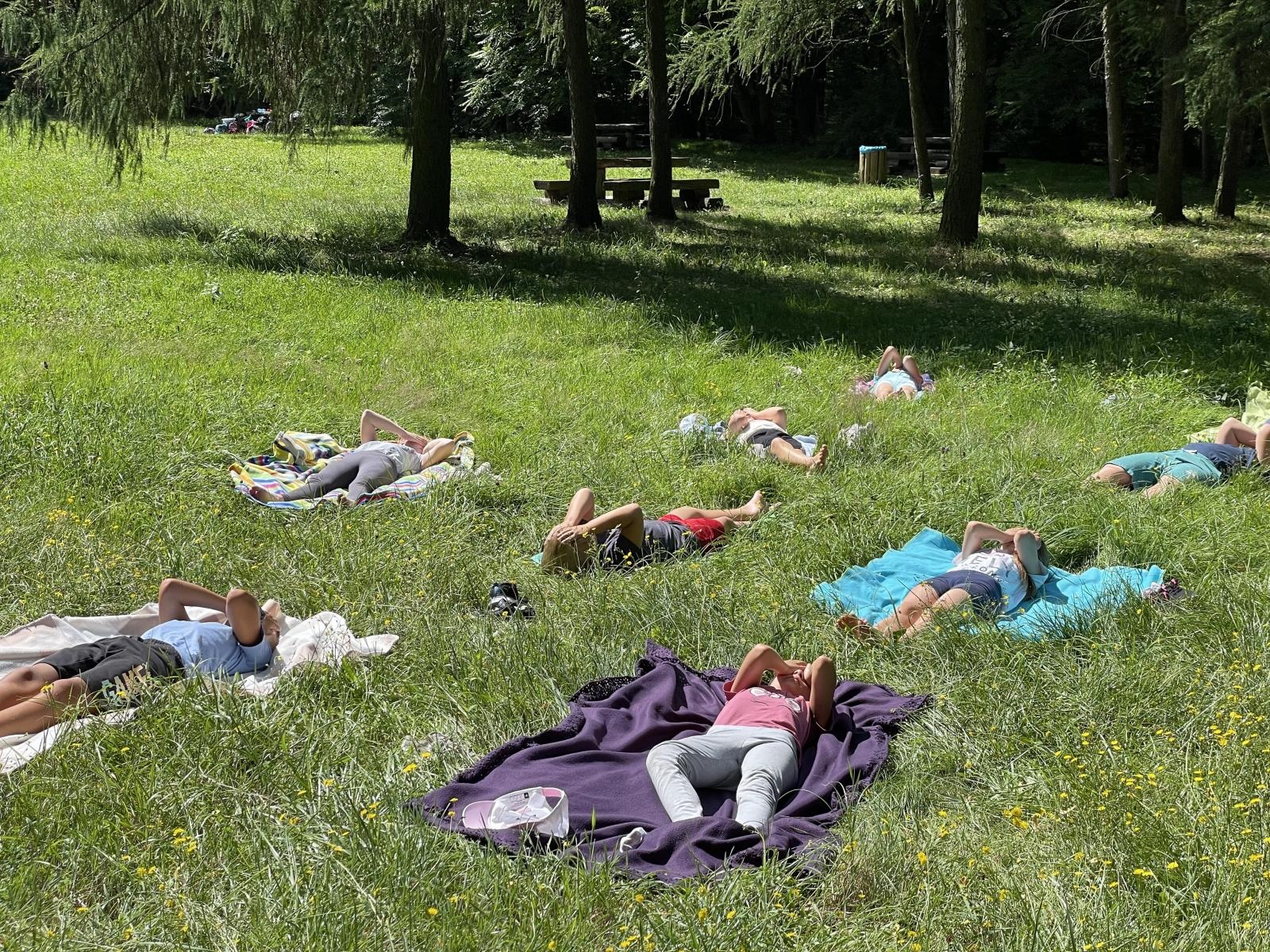 Zdjęcie w galerii na portalu naszraciborz.pl: Zawodnicy Minibasketball Racibórz promowali aktywność na świeżym powietrzu wiadomości z regionu