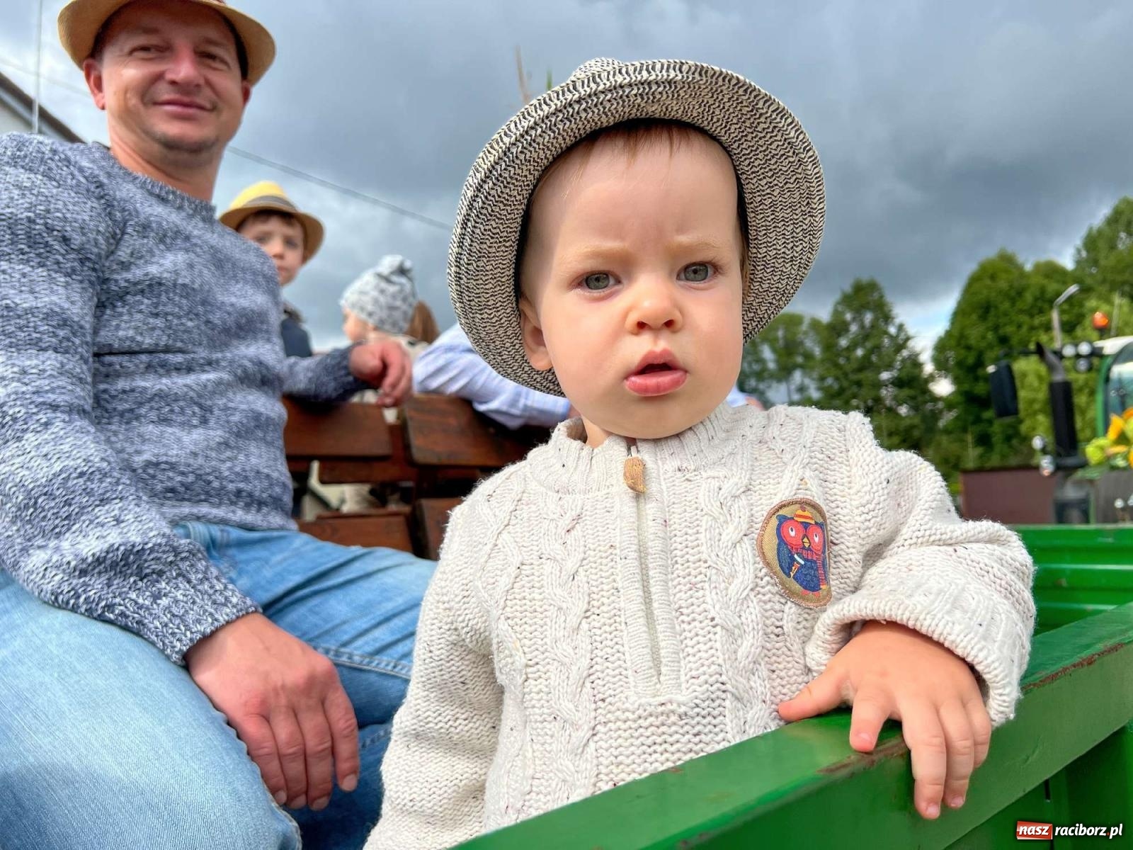 Zdjęcie w galerii na portalu naszraciborz.pl: W Pietrowicach Wielkich na korowód lunął deszcz, ale odczekali i ruszyli [FOTO i WIDEO] wiadomości z regionu