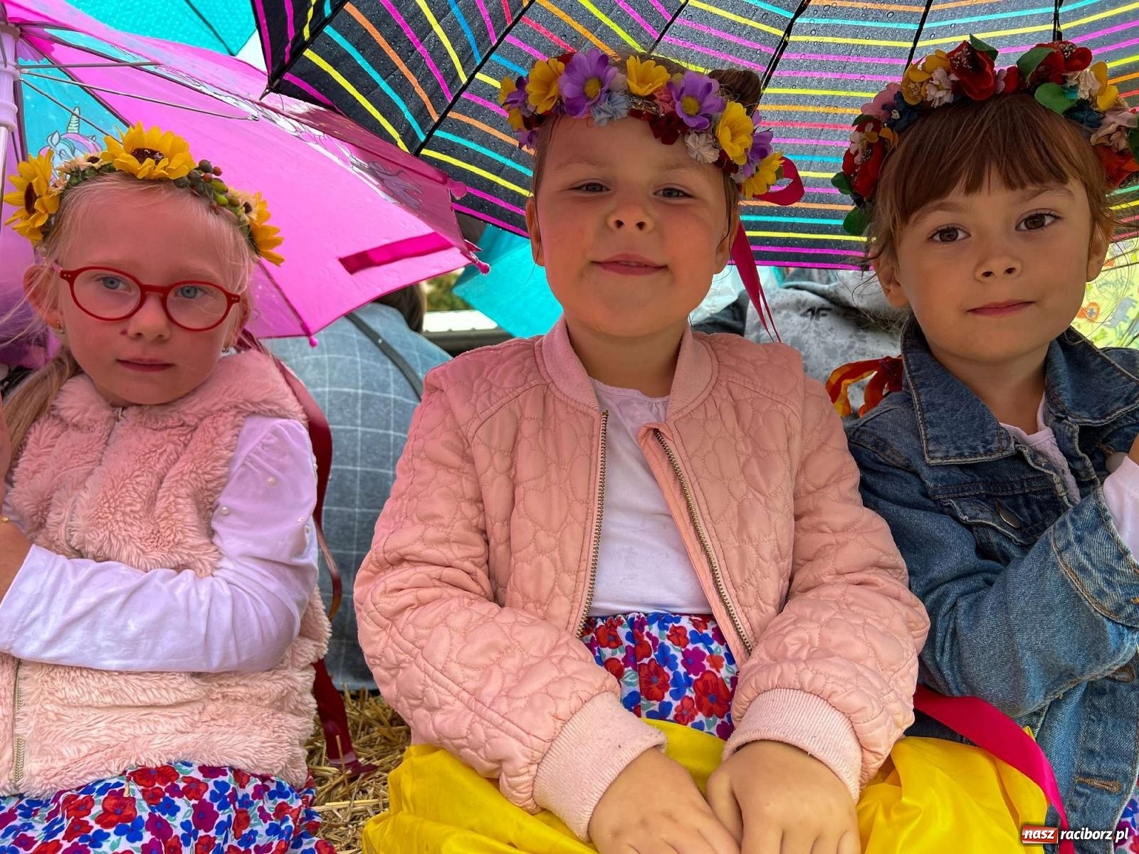 Zdjęcie w galerii na portalu naszraciborz.pl: W Pietrowicach Wielkich na korowód lunął deszcz, ale odczekali i ruszyli [FOTO i WIDEO] wiadomości z regionu