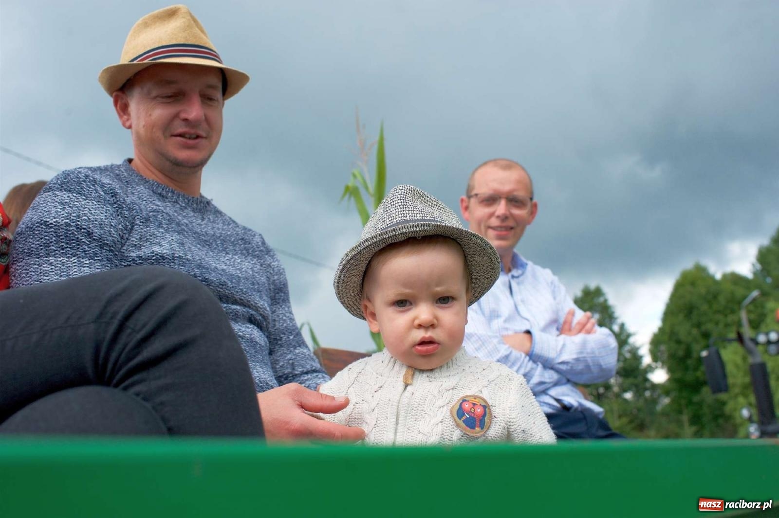 Zdjęcie w galerii na portalu naszraciborz.pl: W Pietrowicach Wielkich na korowód lunął deszcz, ale odczekali i ruszyli [FOTO i WIDEO] wiadomości z regionu