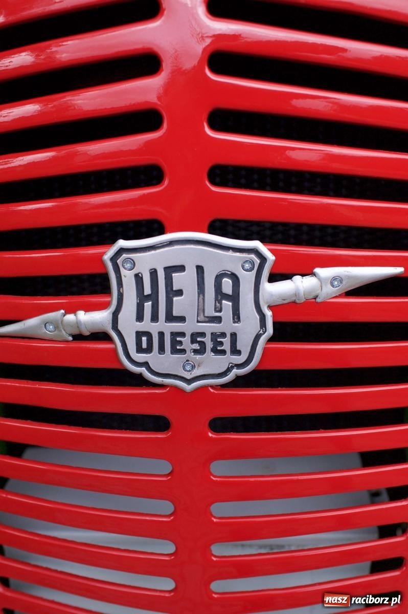 Zdjęcie w galerii na portalu naszraciborz.pl: W Pietrowicach Wielkich na korowód lunął deszcz, ale odczekali i ruszyli [FOTO i WIDEO] wiadomości z regionu