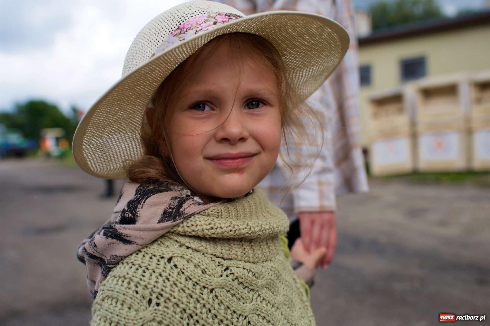 Zdjęcie w galerii na portalu naszraciborz.pl: W Pietrowicach Wielkich na korowód lunął deszcz, ale odczekali i ruszyli [FOTO i WIDEO] wiadomości z regionu