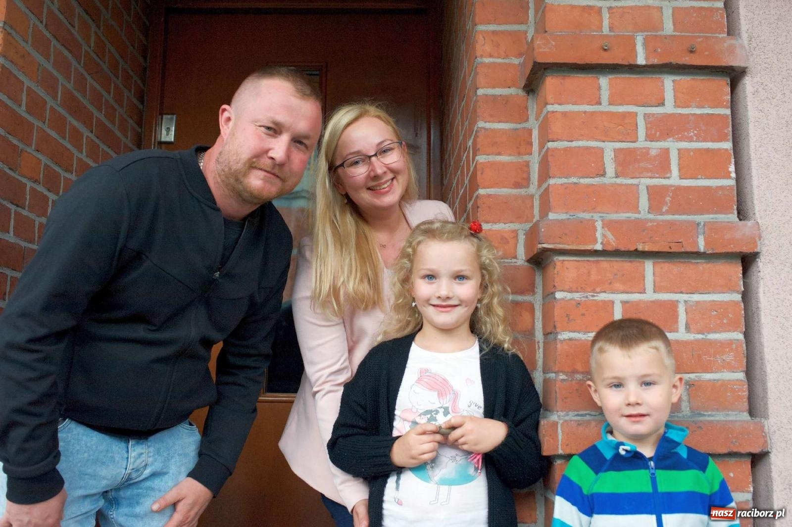 Zdjęcie w galerii na portalu naszraciborz.pl: W Pietrowicach Wielkich na korowód lunął deszcz, ale odczekali i ruszyli [FOTO i WIDEO] wiadomości z regionu