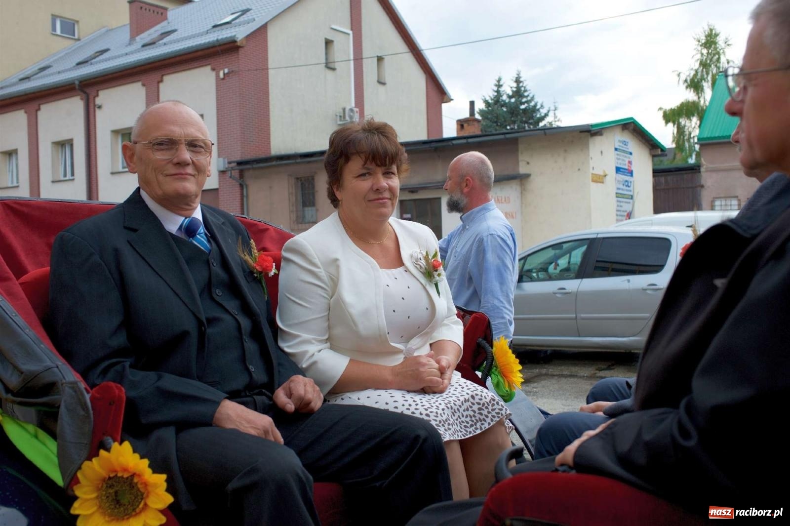 Zdjęcie w galerii na portalu naszraciborz.pl: W Pietrowicach Wielkich na korowód lunął deszcz, ale odczekali i ruszyli [FOTO i WIDEO] wiadomości z regionu