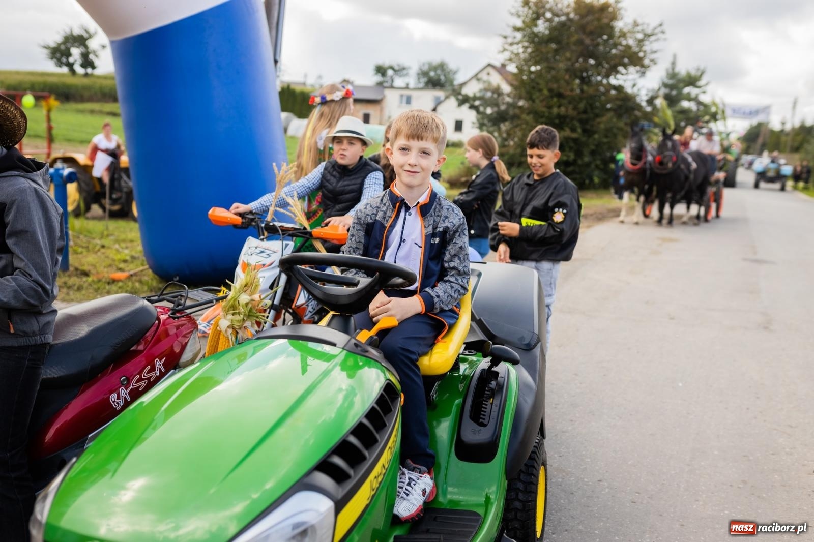Zdjęcie w galerii na portalu naszraciborz.pl: Korowód starych maszyn rolniczych w Gamowie [FOTO i WIDEO] wiadomości z regionu