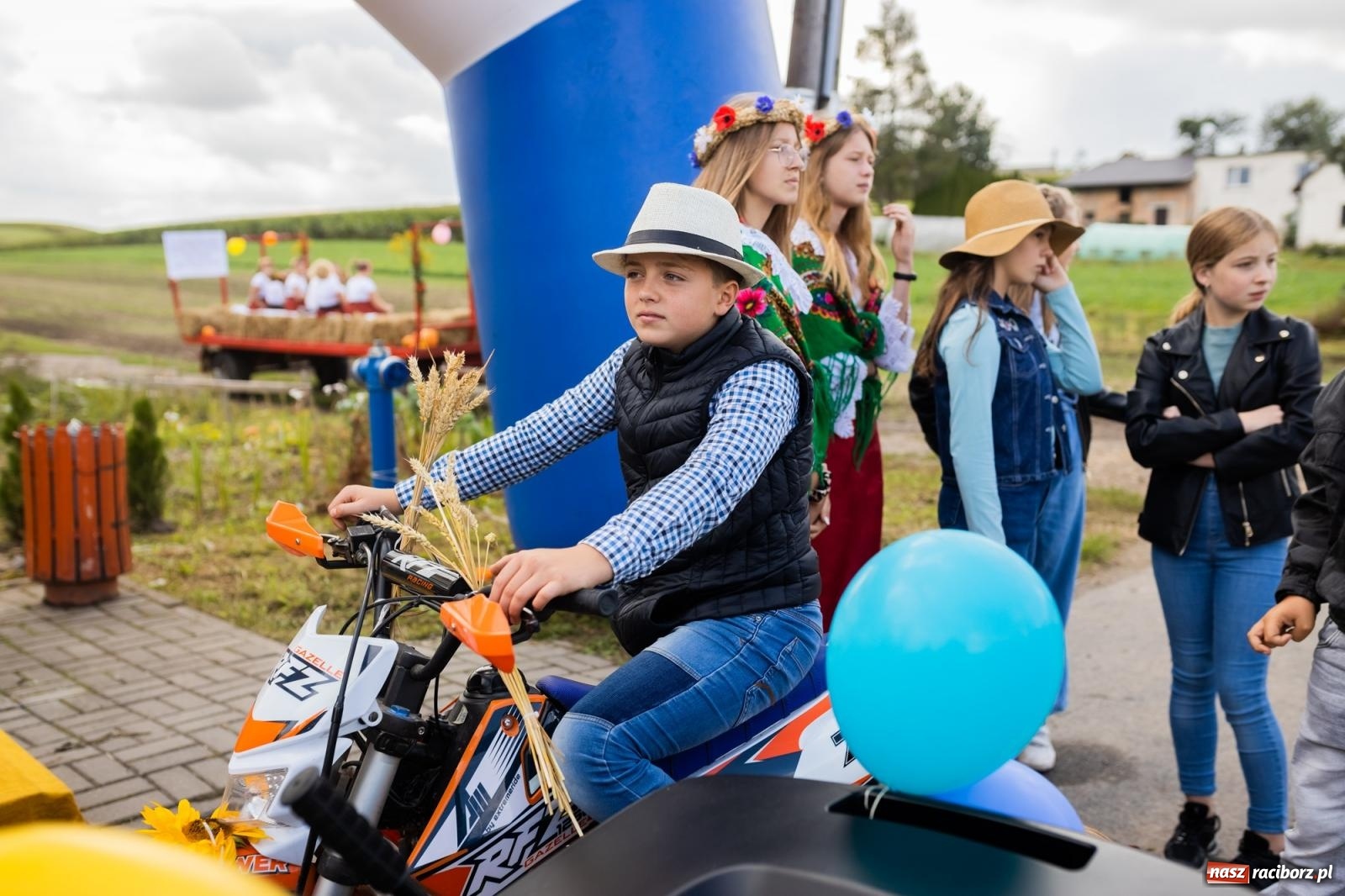 Zdjęcie w galerii na portalu naszraciborz.pl: Korowód starych maszyn rolniczych w Gamowie [FOTO i WIDEO] wiadomości z regionu
