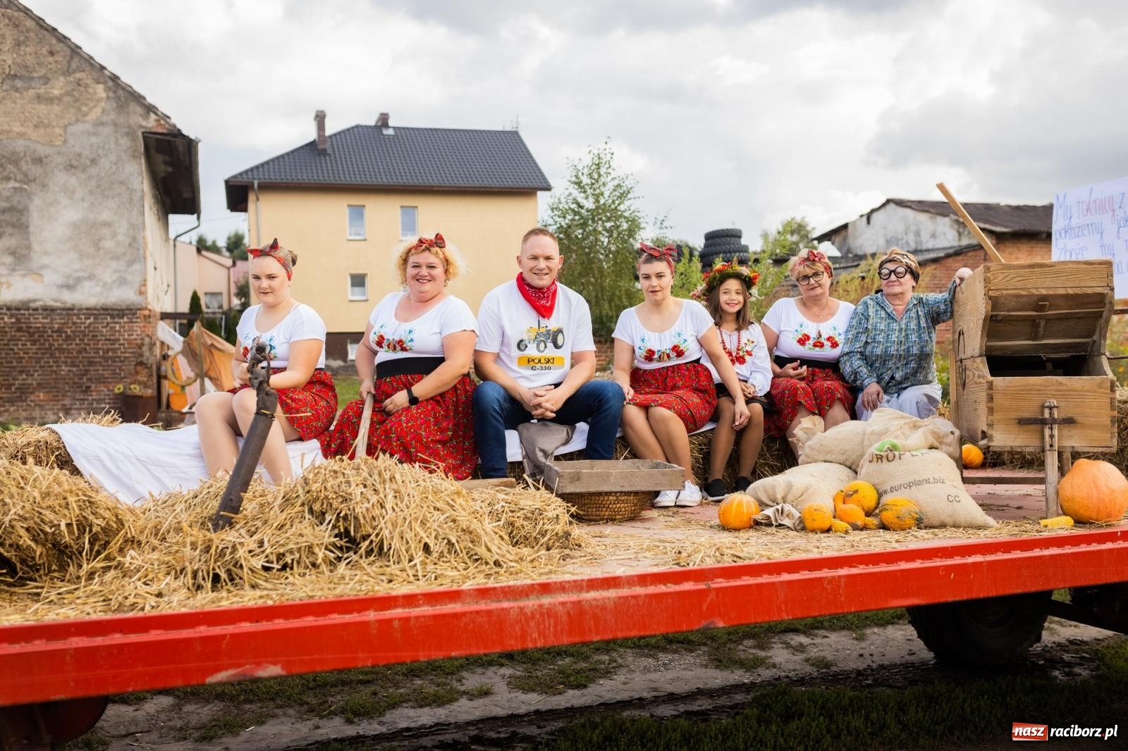 Zdjęcie w galerii na portalu naszraciborz.pl: Korowód starych maszyn rolniczych w Gamowie [FOTO i WIDEO] wiadomości z regionu