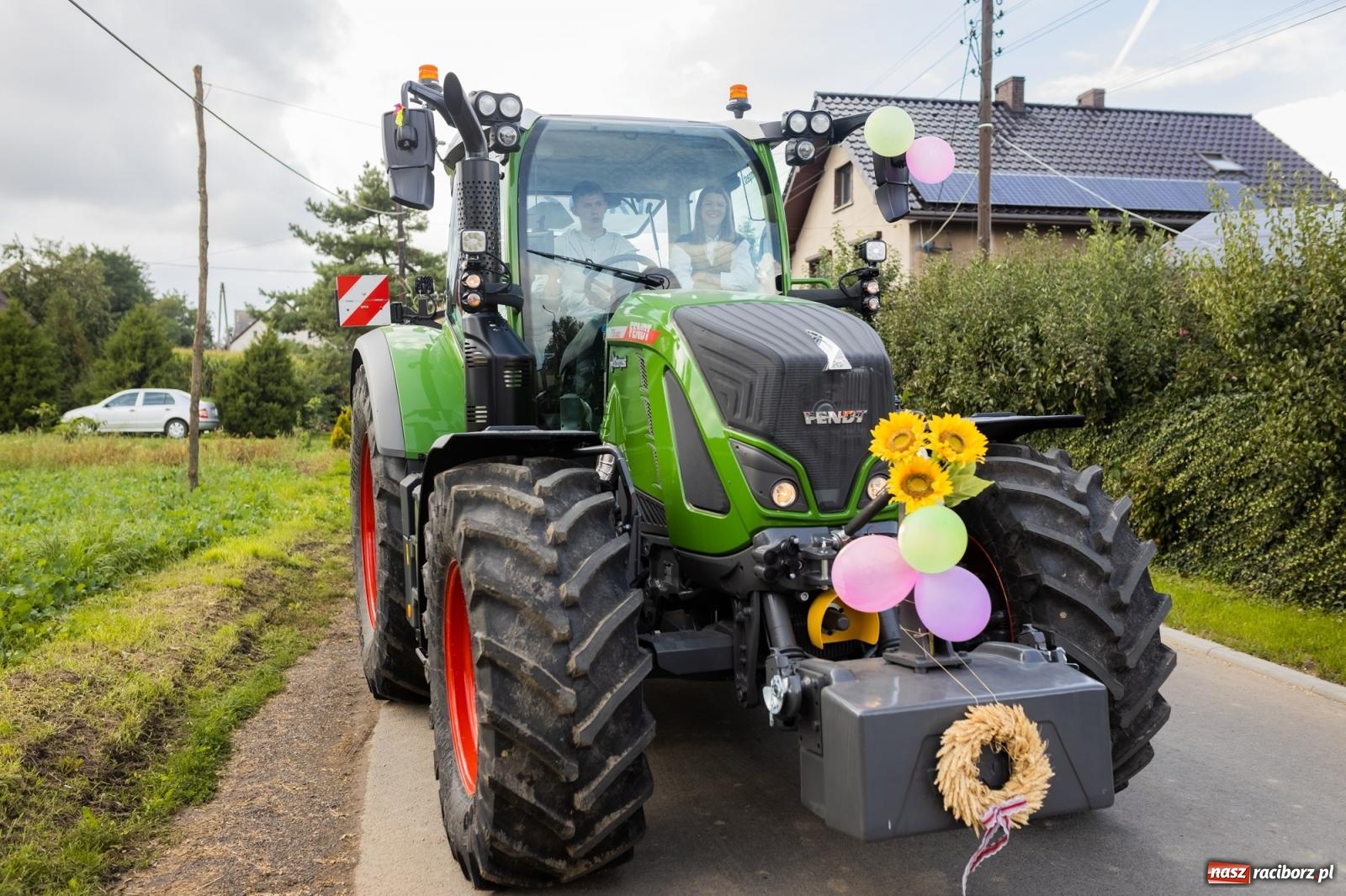 Zdjęcie w galerii na portalu naszraciborz.pl: Korowód starych maszyn rolniczych w Gamowie [FOTO i WIDEO] wiadomości z regionu
