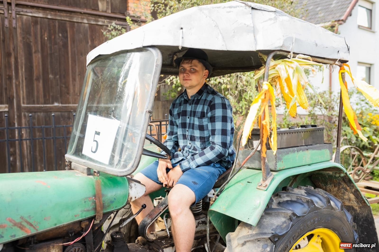 Zdjęcie w galerii na portalu naszraciborz.pl: Korowód starych maszyn rolniczych w Gamowie [FOTO i WIDEO] wiadomości z regionu