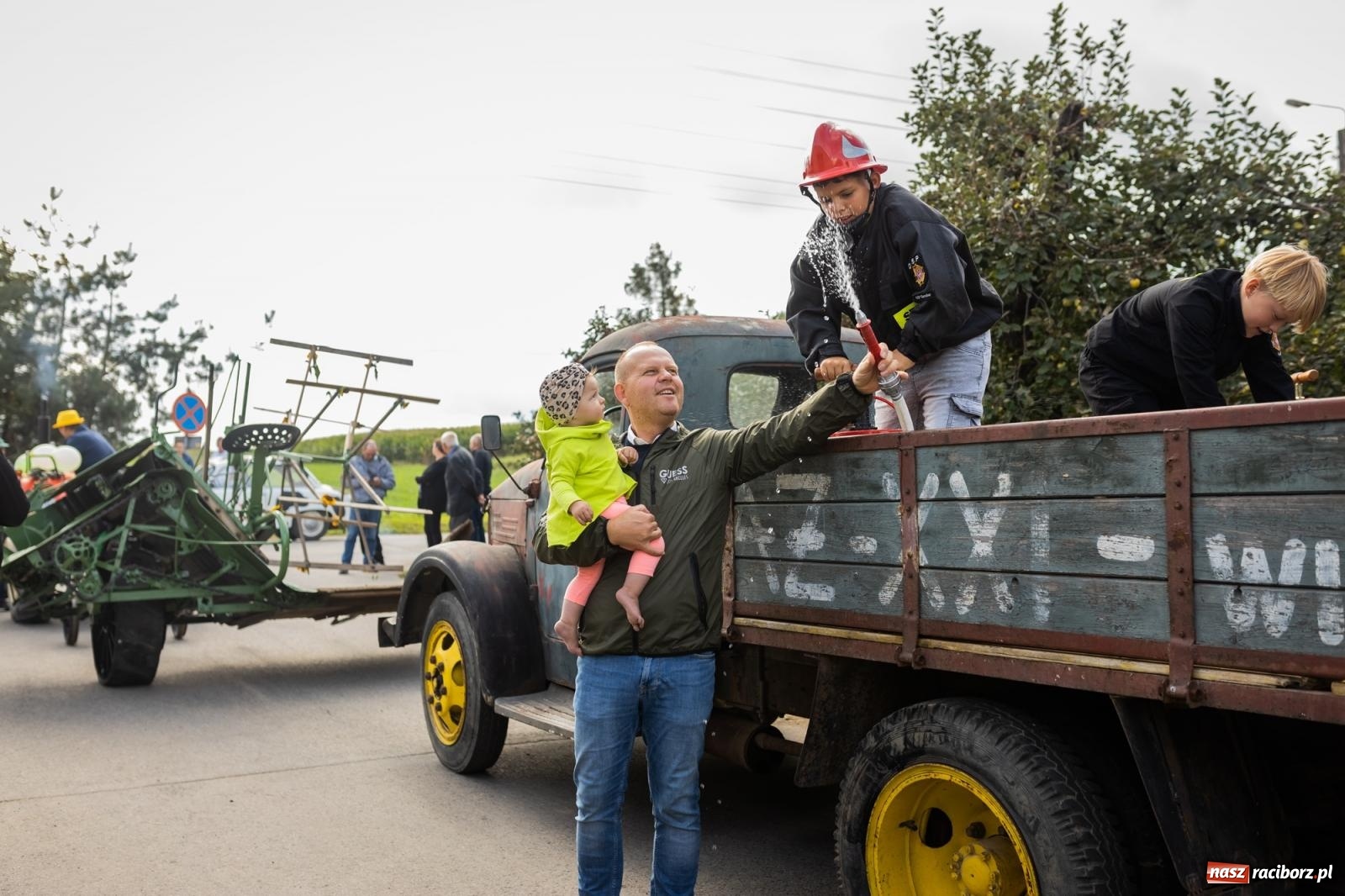 Zdjęcie w galerii na portalu naszraciborz.pl: Korowód starych maszyn rolniczych w Gamowie [FOTO i WIDEO] wiadomości z regionu