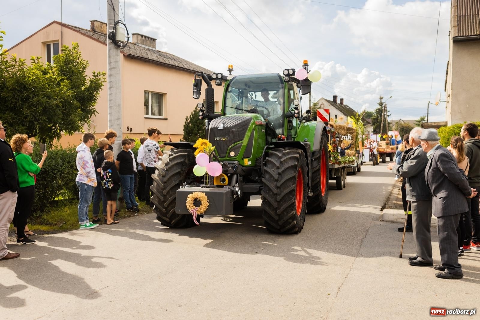 Zdjęcie w galerii na portalu naszraciborz.pl: Korowód starych maszyn rolniczych w Gamowie [FOTO i WIDEO] wiadomości z regionu