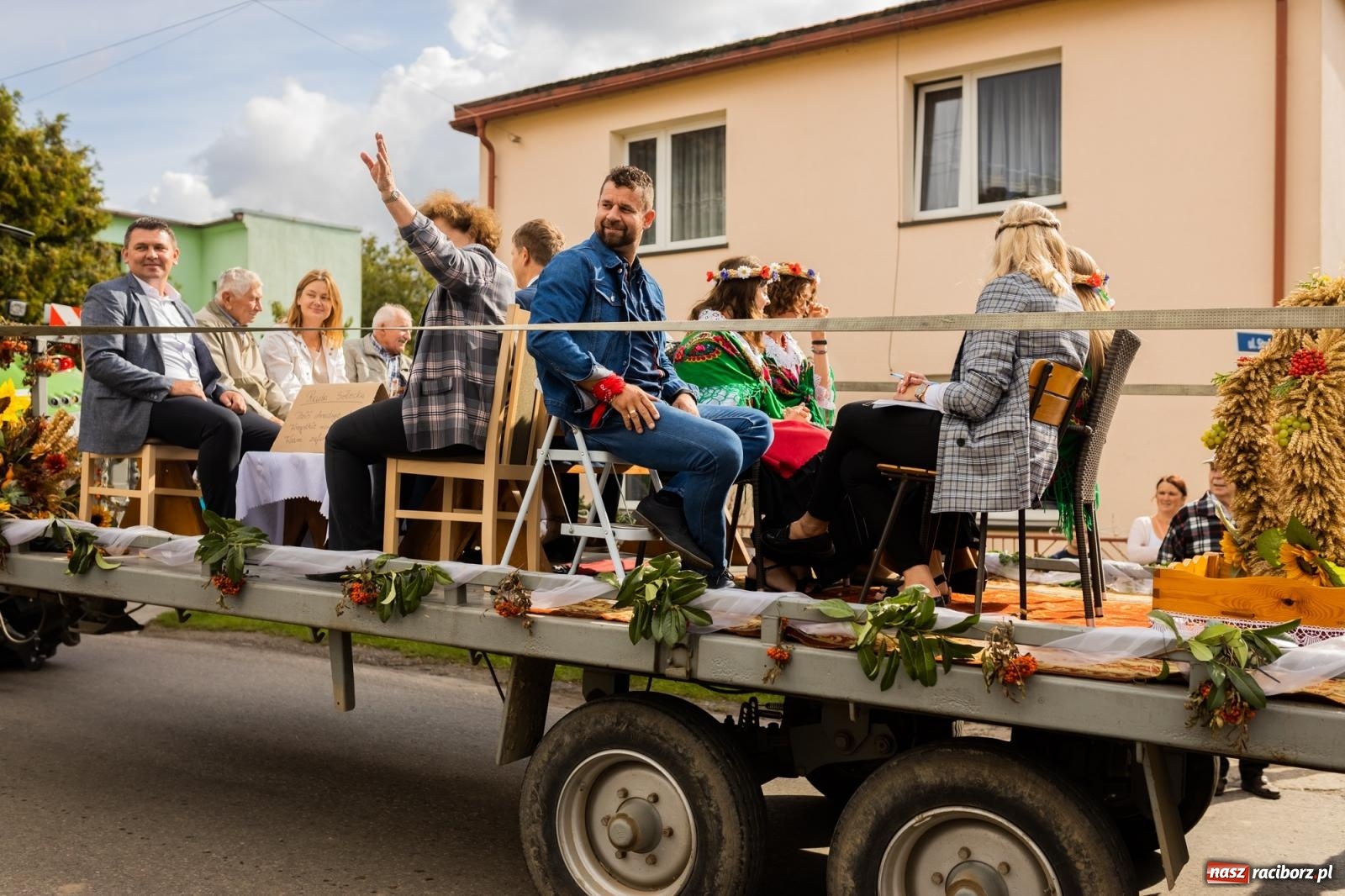 Zdjęcie w galerii na portalu naszraciborz.pl: Korowód starych maszyn rolniczych w Gamowie [FOTO i WIDEO] wiadomości z regionu