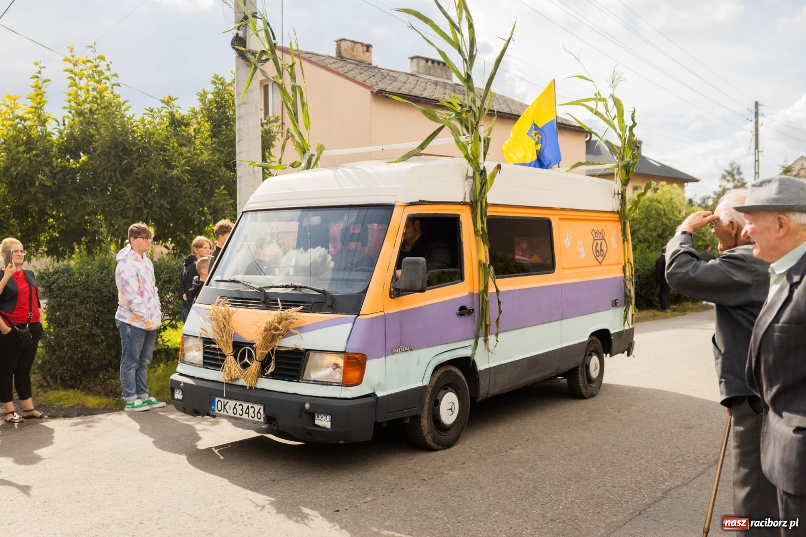 Zdjęcie w galerii na portalu naszraciborz.pl: Korowód starych maszyn rolniczych w Gamowie [FOTO i WIDEO] wiadomości z regionu