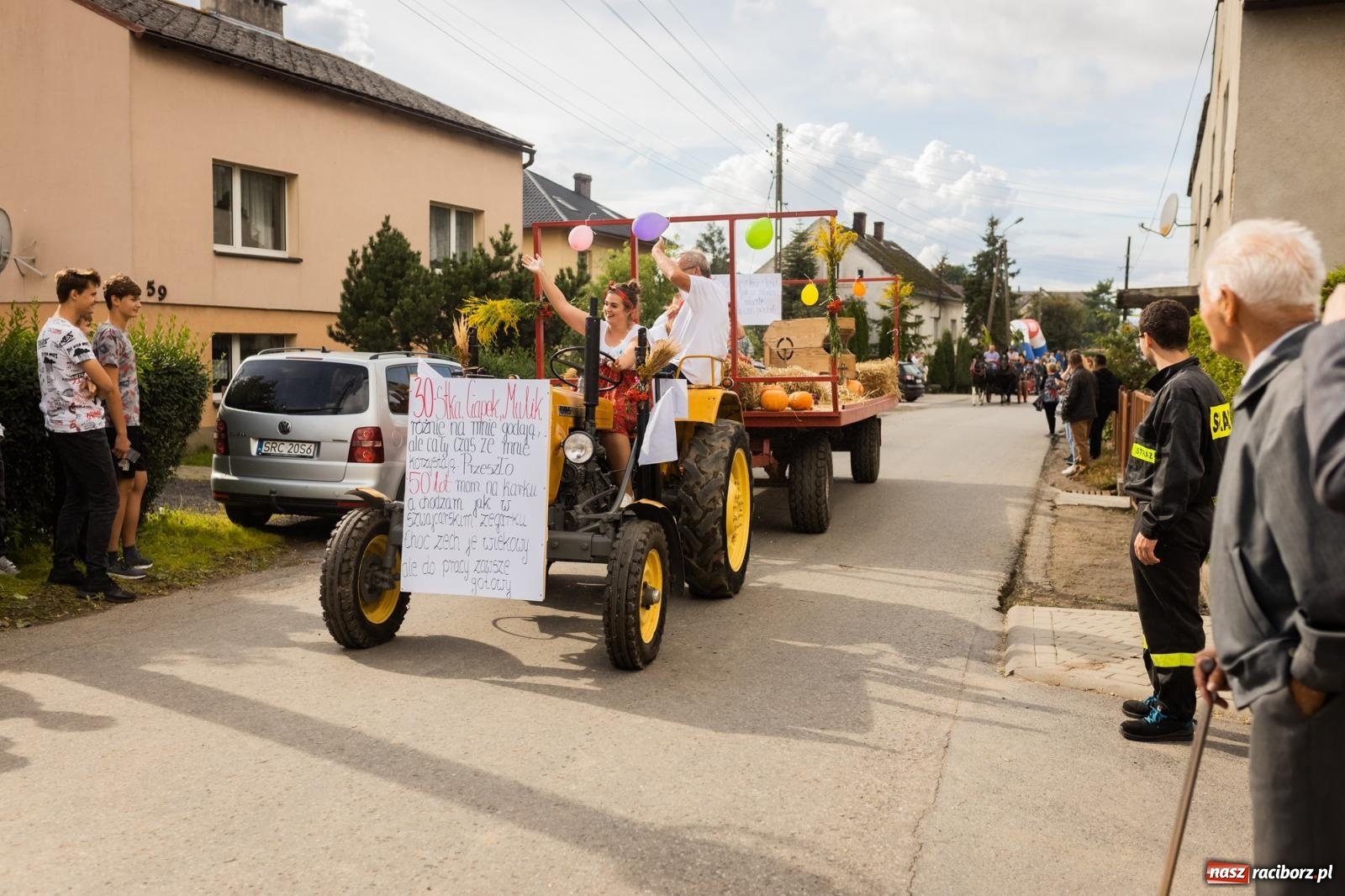 Zdjęcie w galerii na portalu naszraciborz.pl: Korowód starych maszyn rolniczych w Gamowie [FOTO i WIDEO] wiadomości z regionu