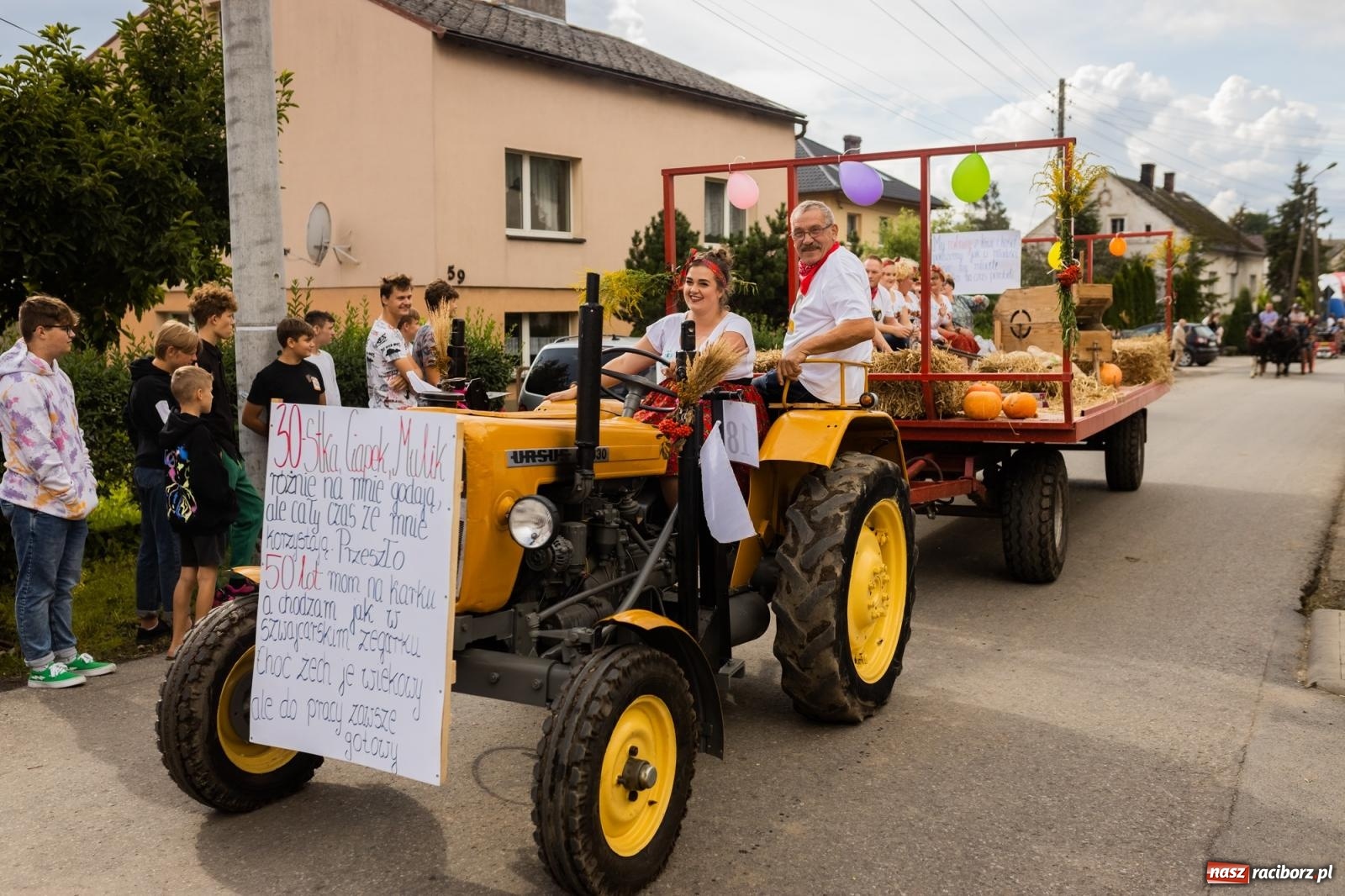 Zdjęcie w galerii na portalu naszraciborz.pl: Korowód starych maszyn rolniczych w Gamowie [FOTO i WIDEO] wiadomości z regionu