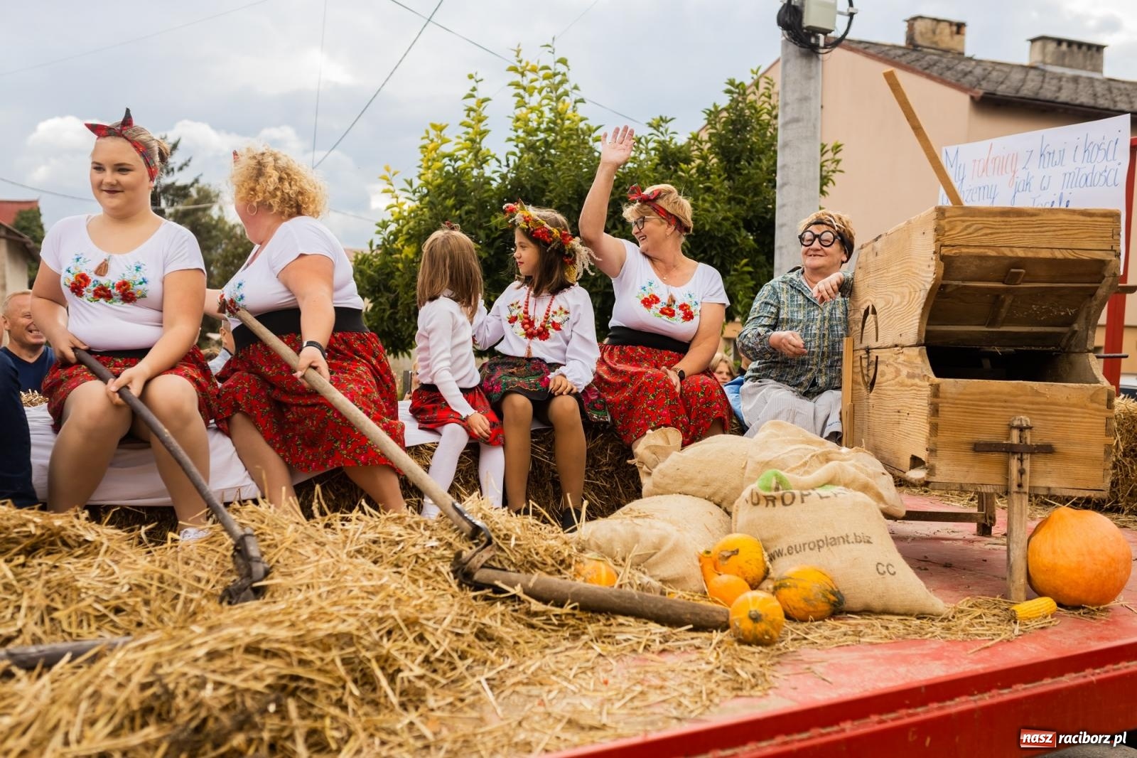 Zdjęcie w galerii na portalu naszraciborz.pl: Korowód starych maszyn rolniczych w Gamowie [FOTO i WIDEO] wiadomości z regionu