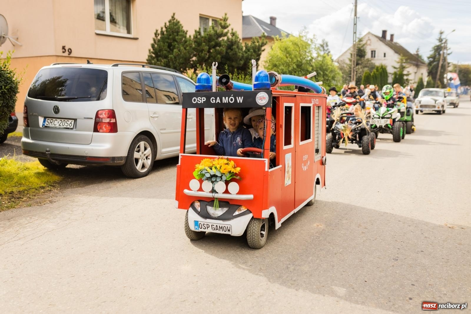 Zdjęcie w galerii na portalu naszraciborz.pl: Korowód starych maszyn rolniczych w Gamowie [FOTO i WIDEO] wiadomości z regionu
