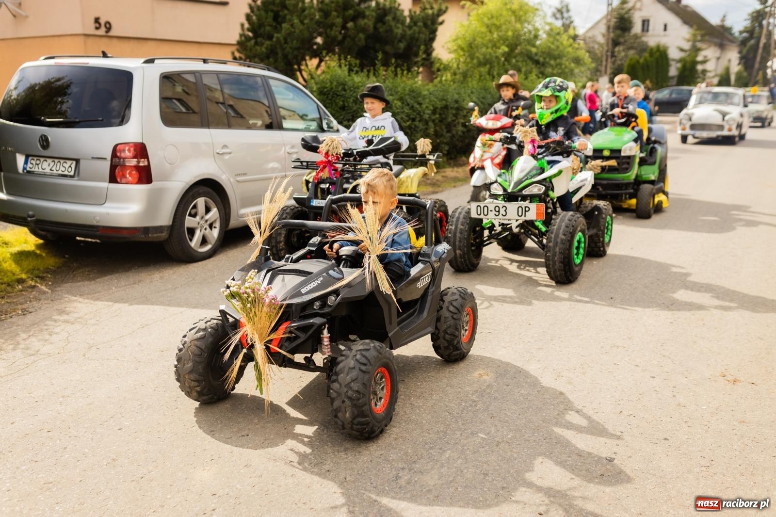 Zdjęcie w galerii na portalu naszraciborz.pl: Korowód starych maszyn rolniczych w Gamowie [FOTO i WIDEO] wiadomości z regionu
