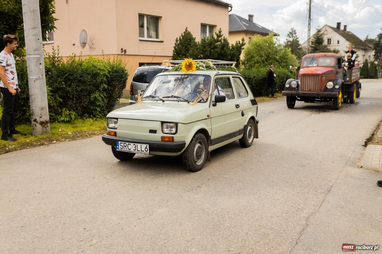 Zdjęcie w galerii na portalu naszraciborz.pl: Korowód starych maszyn rolniczych w Gamowie [FOTO i WIDEO] wiadomości z regionu