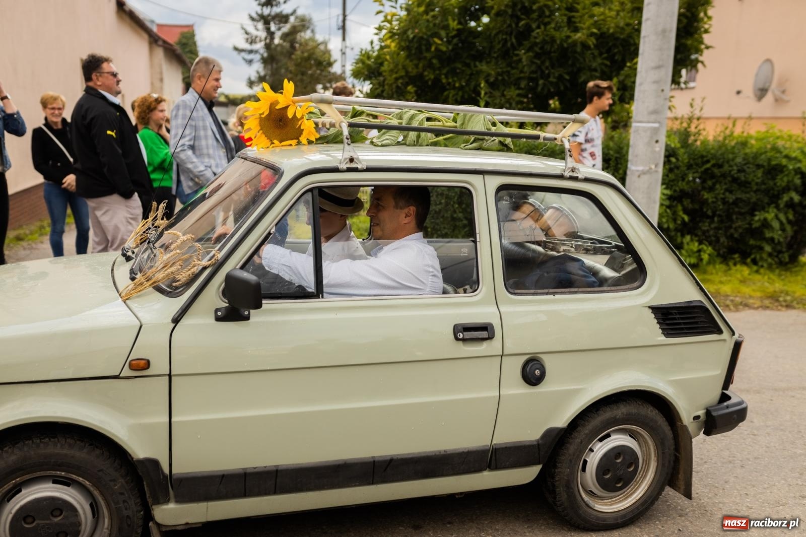 Zdjęcie w galerii na portalu naszraciborz.pl: Korowód starych maszyn rolniczych w Gamowie [FOTO i WIDEO] wiadomości z regionu