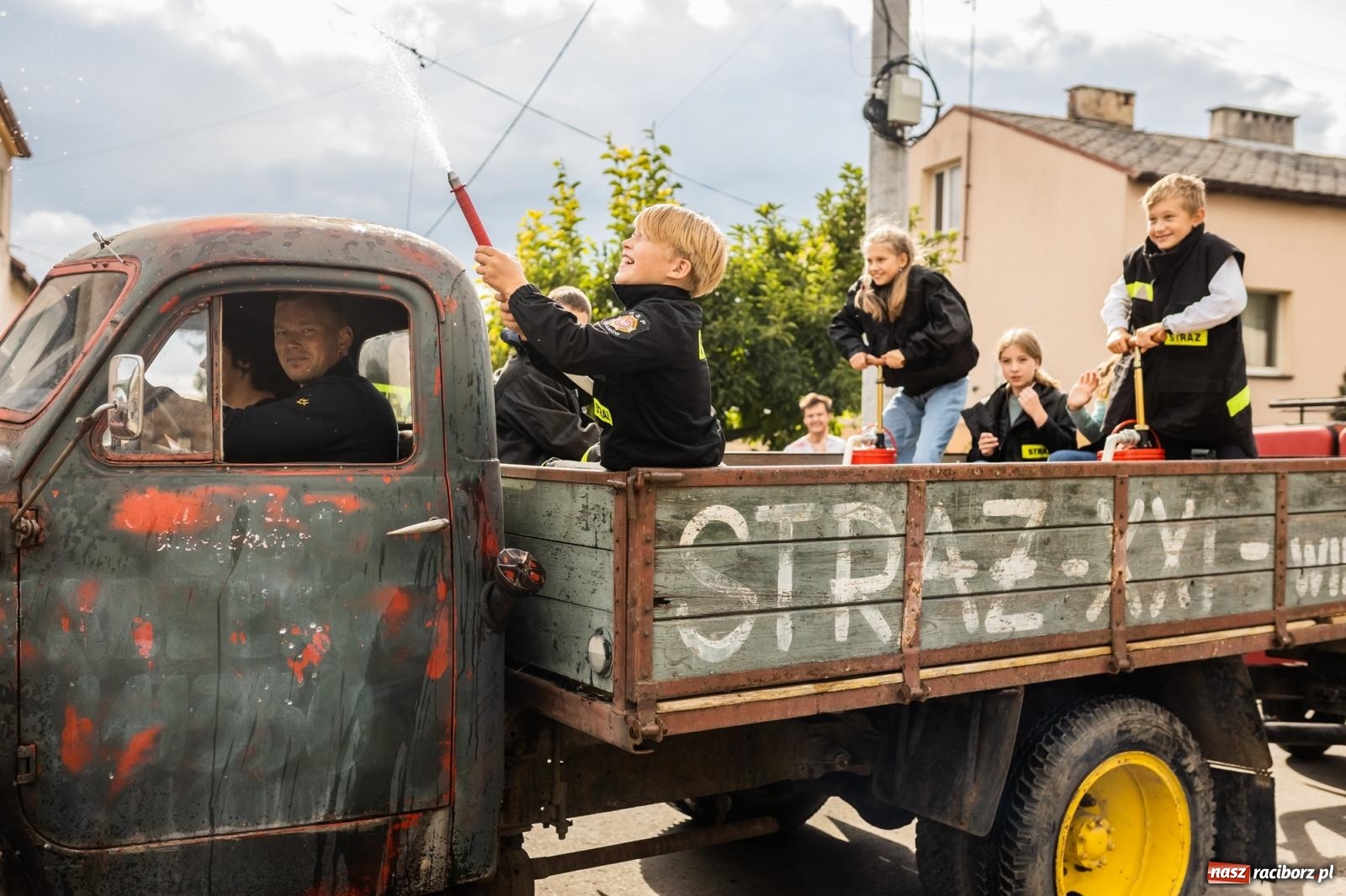 Zdjęcie w galerii na portalu naszraciborz.pl: Korowód starych maszyn rolniczych w Gamowie [FOTO i WIDEO] wiadomości z regionu