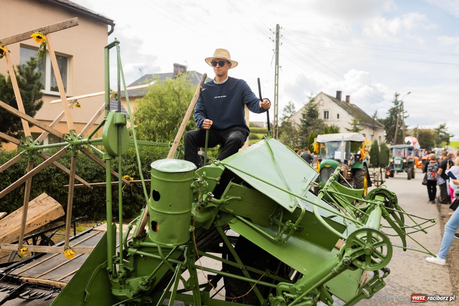 Zdjęcie w galerii na portalu naszraciborz.pl: Korowód starych maszyn rolniczych w Gamowie [FOTO i WIDEO] wiadomości z regionu