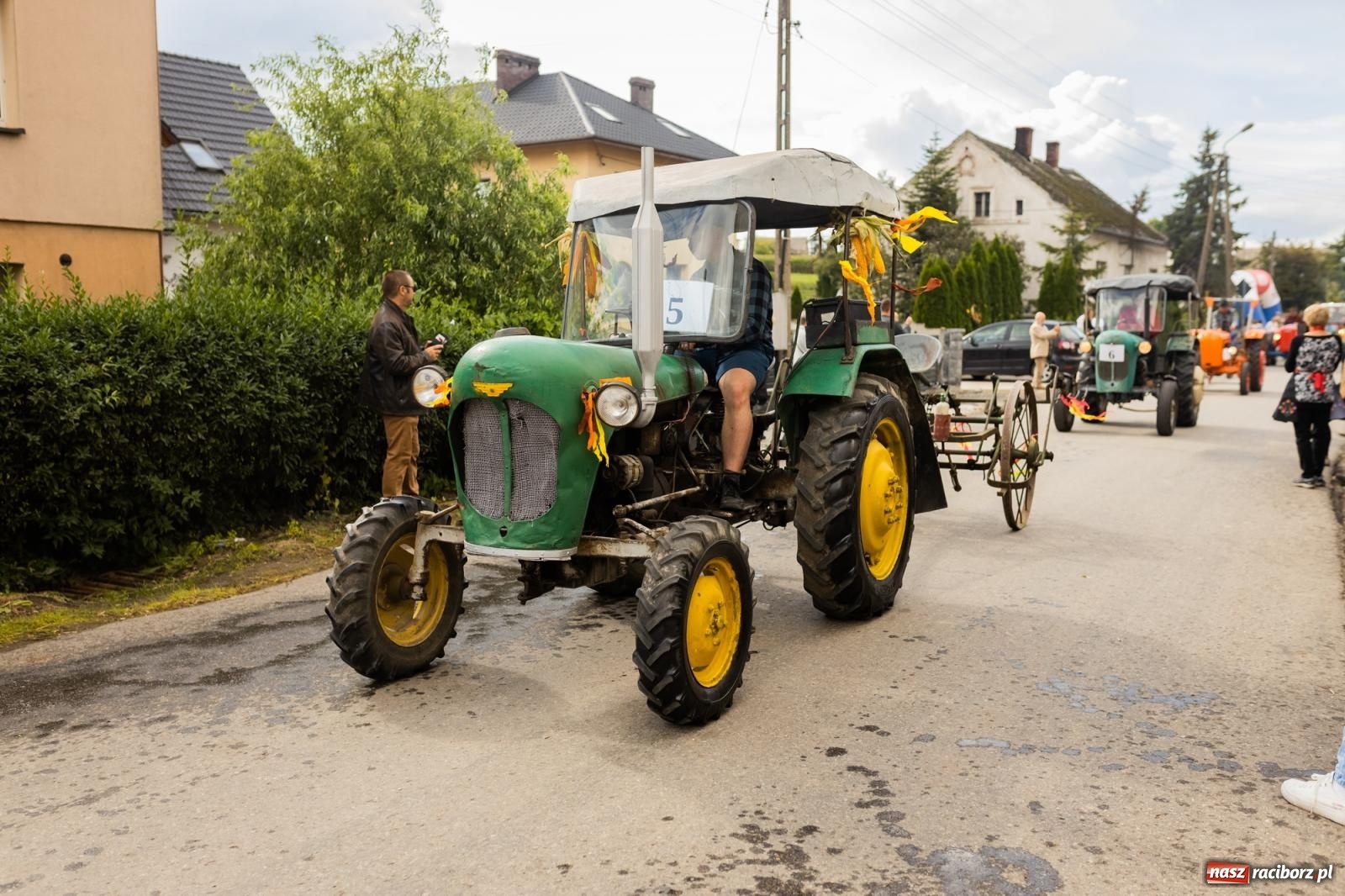 Zdjęcie w galerii na portalu naszraciborz.pl: Korowód starych maszyn rolniczych w Gamowie [FOTO i WIDEO] wiadomości z regionu