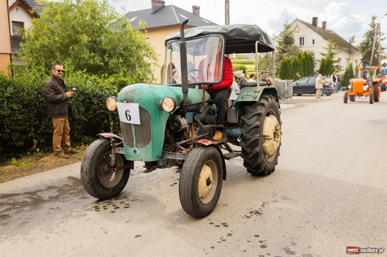 Zdjęcie w galerii na portalu naszraciborz.pl: Korowód starych maszyn rolniczych w Gamowie [FOTO i WIDEO] wiadomości z regionu