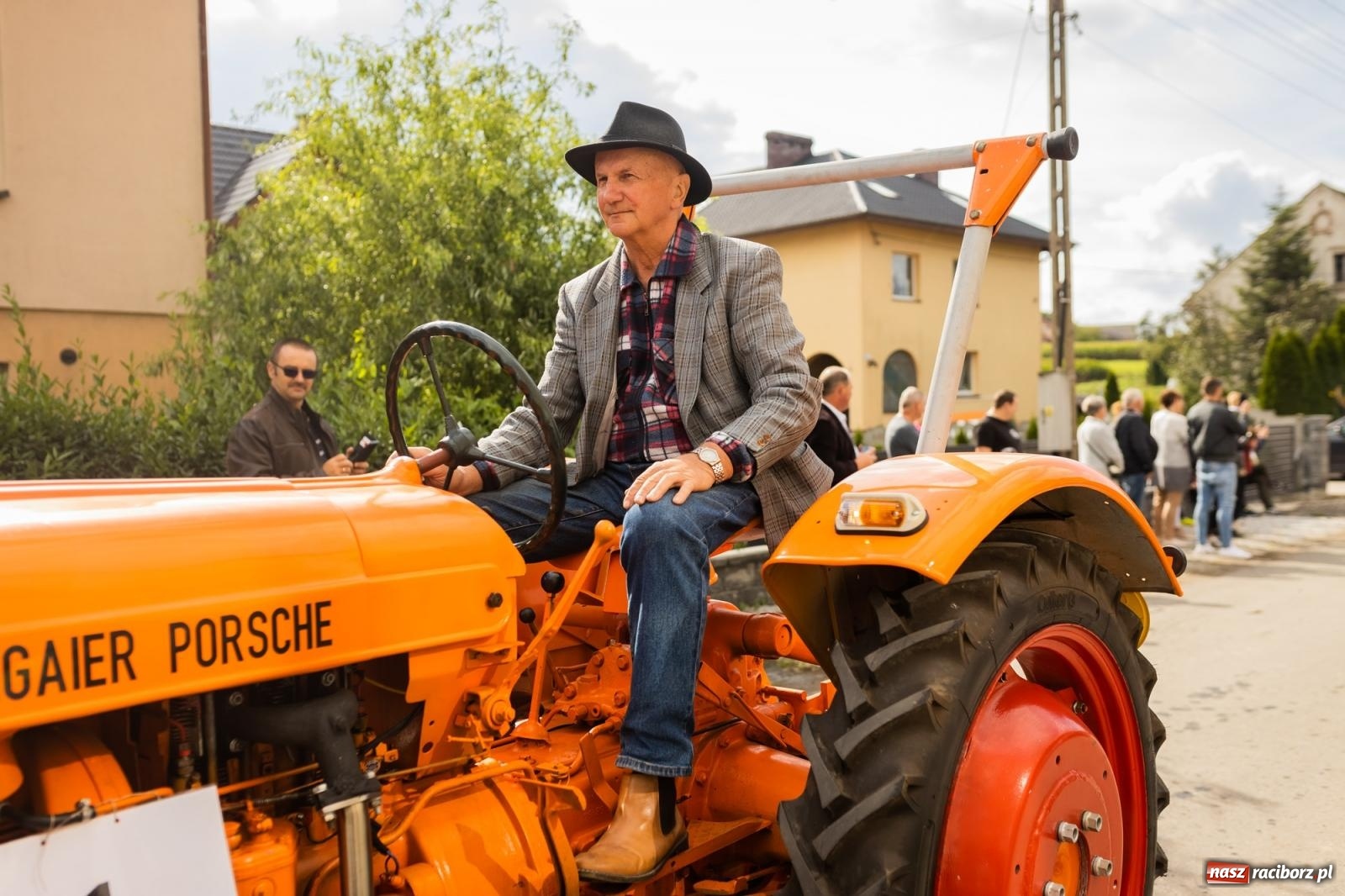 Zdjęcie w galerii na portalu naszraciborz.pl: Korowód starych maszyn rolniczych w Gamowie [FOTO i WIDEO] wiadomości z regionu