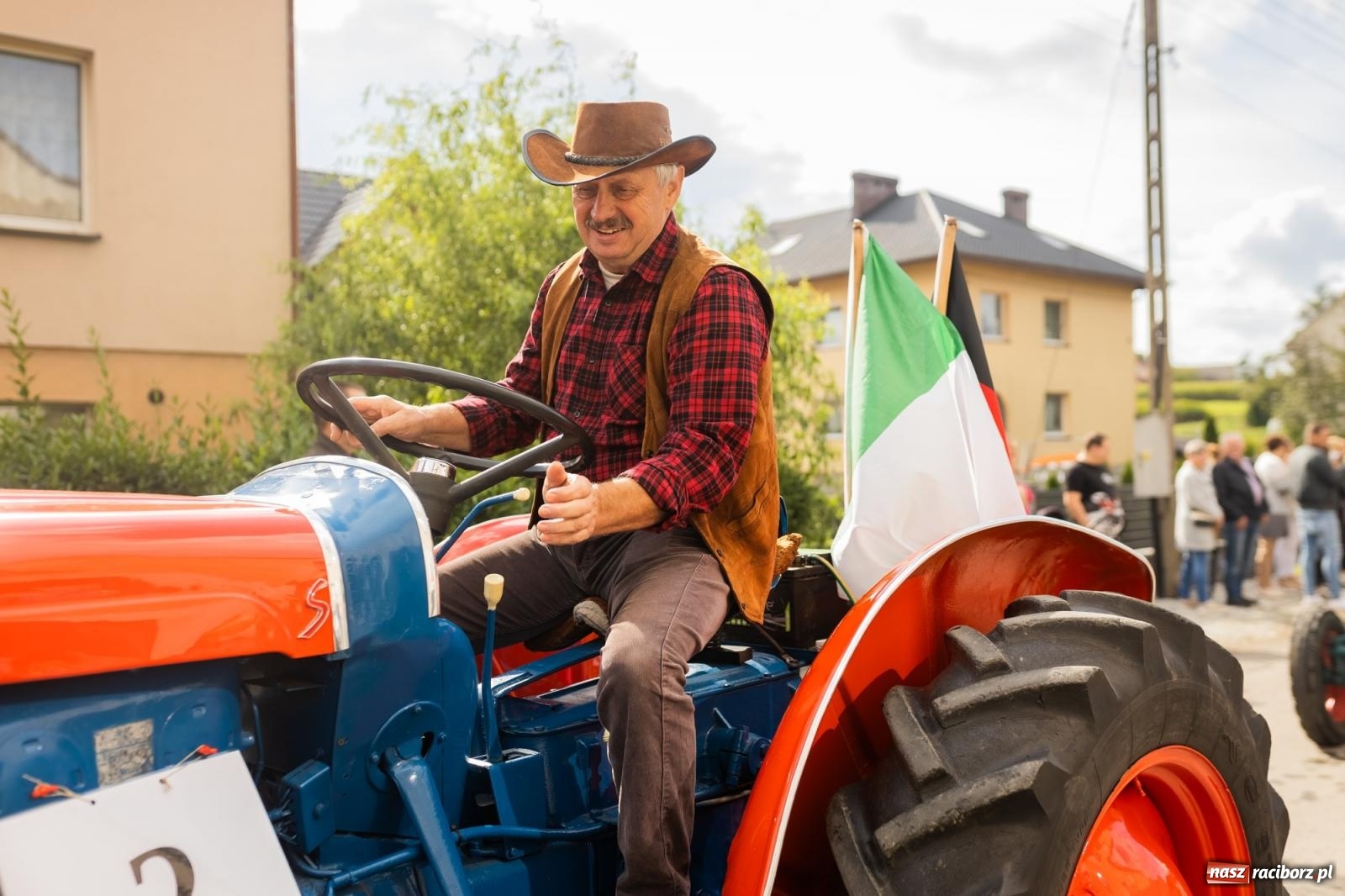 Zdjęcie w galerii na portalu naszraciborz.pl: Korowód starych maszyn rolniczych w Gamowie [FOTO i WIDEO] wiadomości z regionu