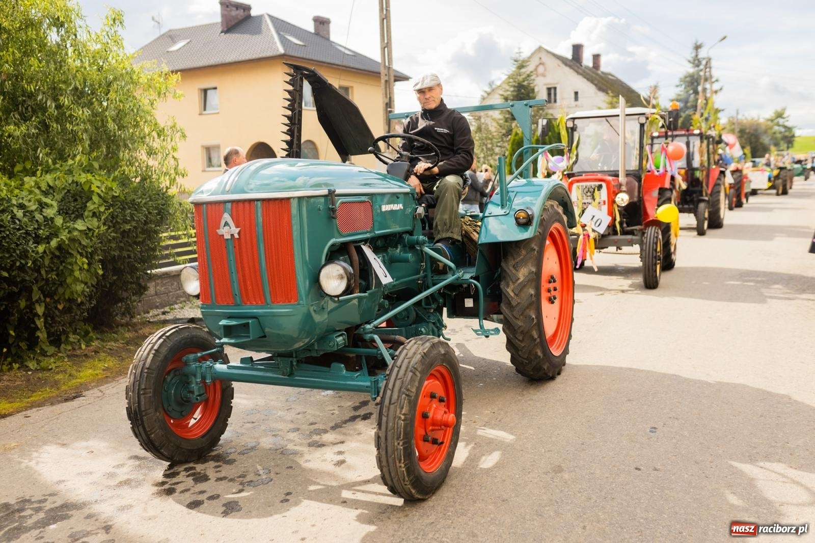 Zdjęcie w galerii na portalu naszraciborz.pl: Korowód starych maszyn rolniczych w Gamowie [FOTO i WIDEO] wiadomości z regionu