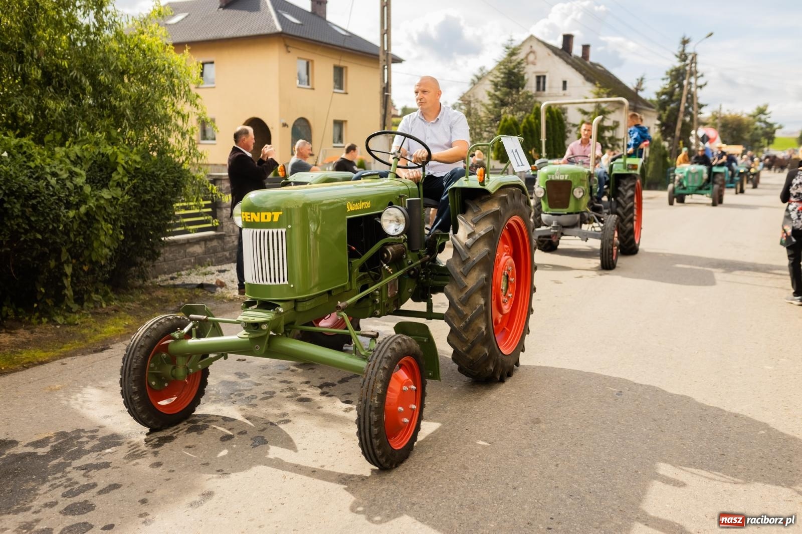 Zdjęcie w galerii na portalu naszraciborz.pl: Korowód starych maszyn rolniczych w Gamowie [FOTO i WIDEO] wiadomości z regionu