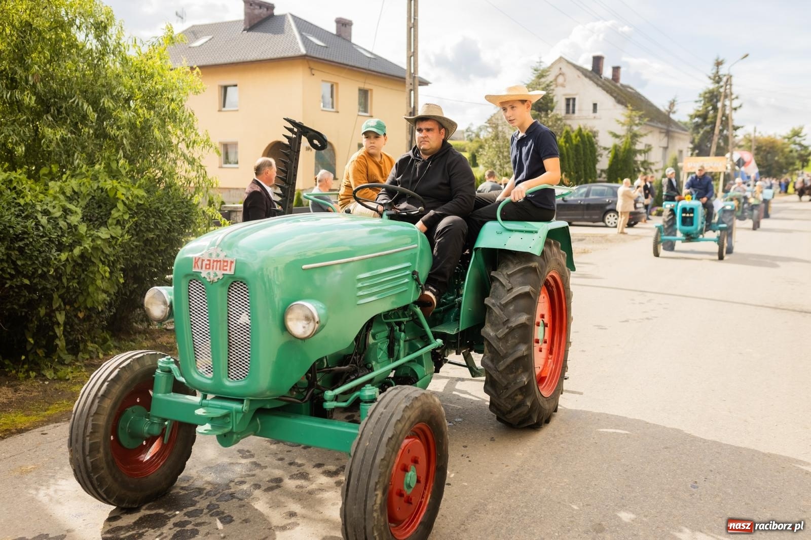 Zdjęcie w galerii na portalu naszraciborz.pl: Korowód starych maszyn rolniczych w Gamowie [FOTO i WIDEO] wiadomości z regionu