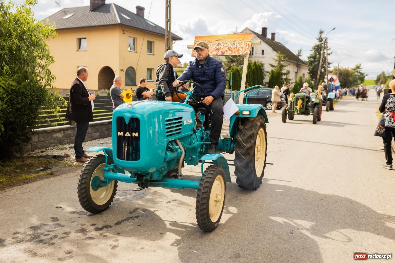 Zdjęcie w galerii na portalu naszraciborz.pl: Korowód starych maszyn rolniczych w Gamowie [FOTO i WIDEO] wiadomości z regionu