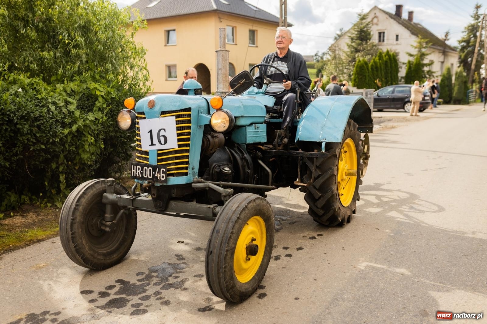 Zdjęcie w galerii na portalu naszraciborz.pl: Korowód starych maszyn rolniczych w Gamowie [FOTO i WIDEO] wiadomości z regionu