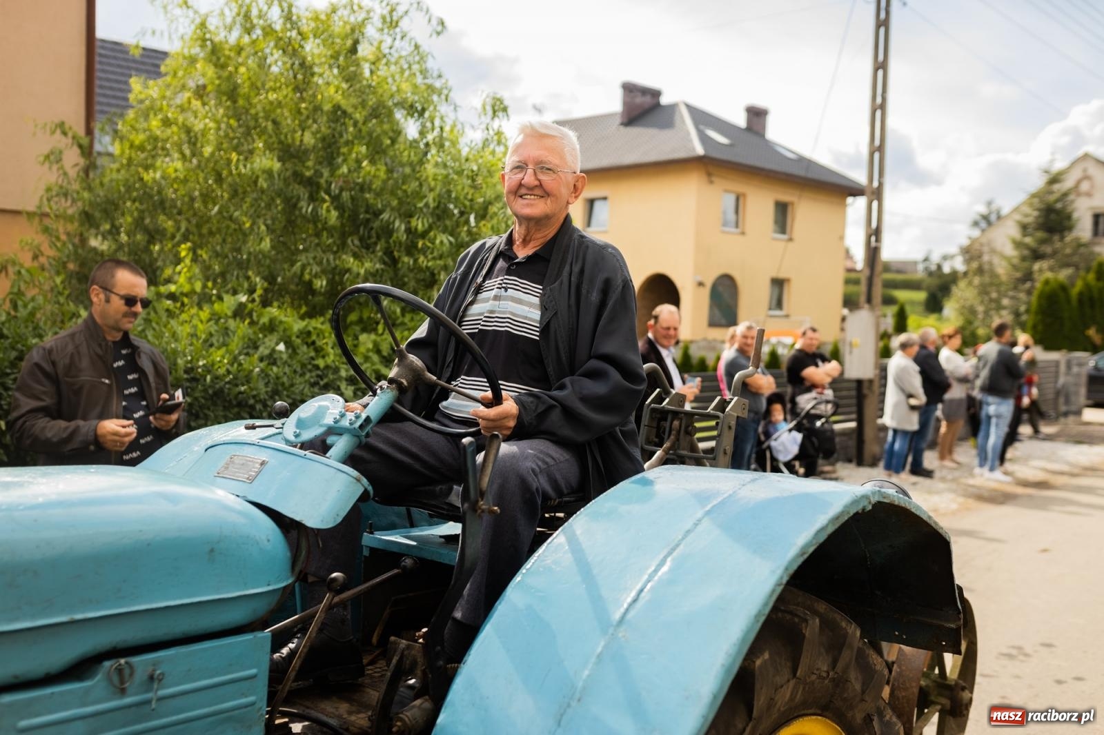 Zdjęcie w galerii na portalu naszraciborz.pl: Korowód starych maszyn rolniczych w Gamowie [FOTO i WIDEO] wiadomości z regionu