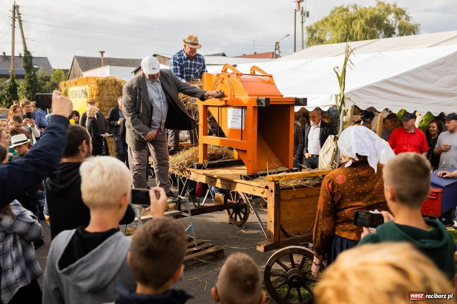 Zdjęcie w galerii na portalu naszraciborz.pl: Korowód starych maszyn rolniczych w Gamowie [FOTO i WIDEO] wiadomości z regionu