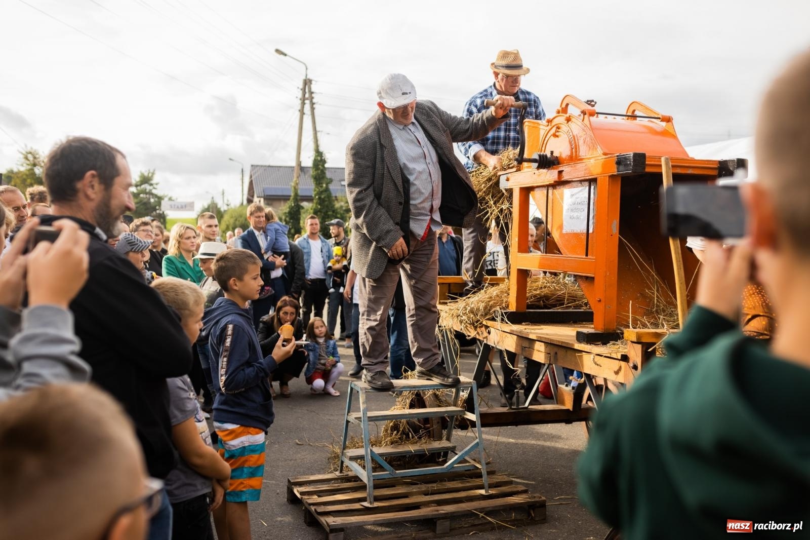 Zdjęcie w galerii na portalu naszraciborz.pl: Korowód starych maszyn rolniczych w Gamowie [FOTO i WIDEO] wiadomości z regionu