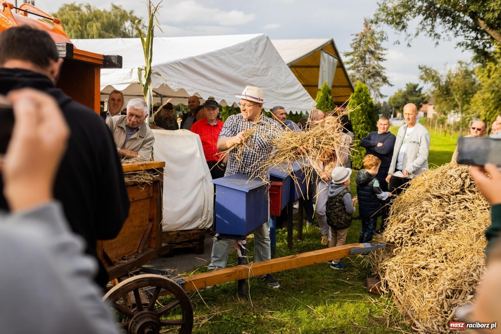 Zdjęcie w galerii na portalu naszraciborz.pl: Korowód starych maszyn rolniczych w Gamowie [FOTO i WIDEO] wiadomości z regionu