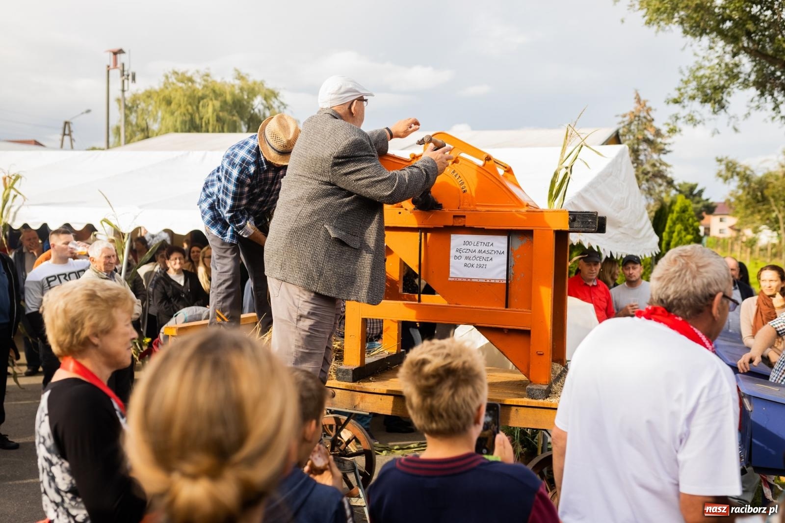 Zdjęcie w galerii na portalu naszraciborz.pl: Korowód starych maszyn rolniczych w Gamowie [FOTO i WIDEO] wiadomości z regionu