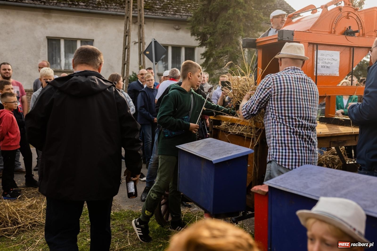 Zdjęcie w galerii na portalu naszraciborz.pl: Korowód starych maszyn rolniczych w Gamowie [FOTO i WIDEO] wiadomości z regionu