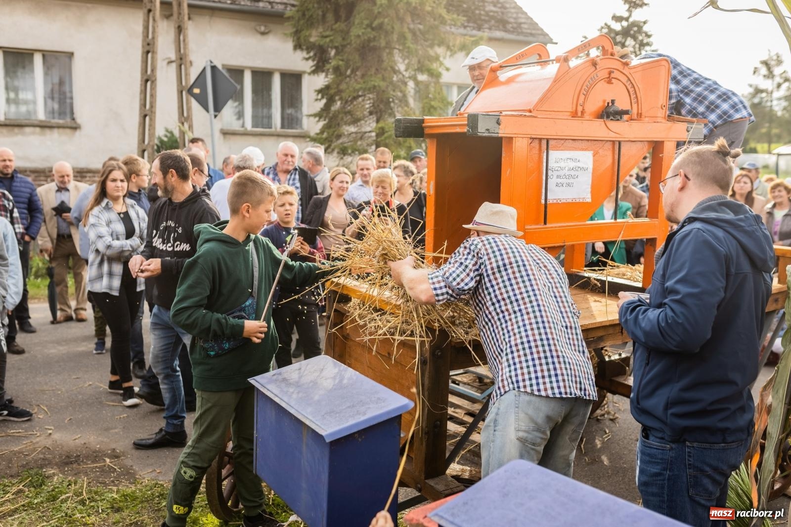 Zdjęcie w galerii na portalu naszraciborz.pl: Korowód starych maszyn rolniczych w Gamowie [FOTO i WIDEO] wiadomości z regionu