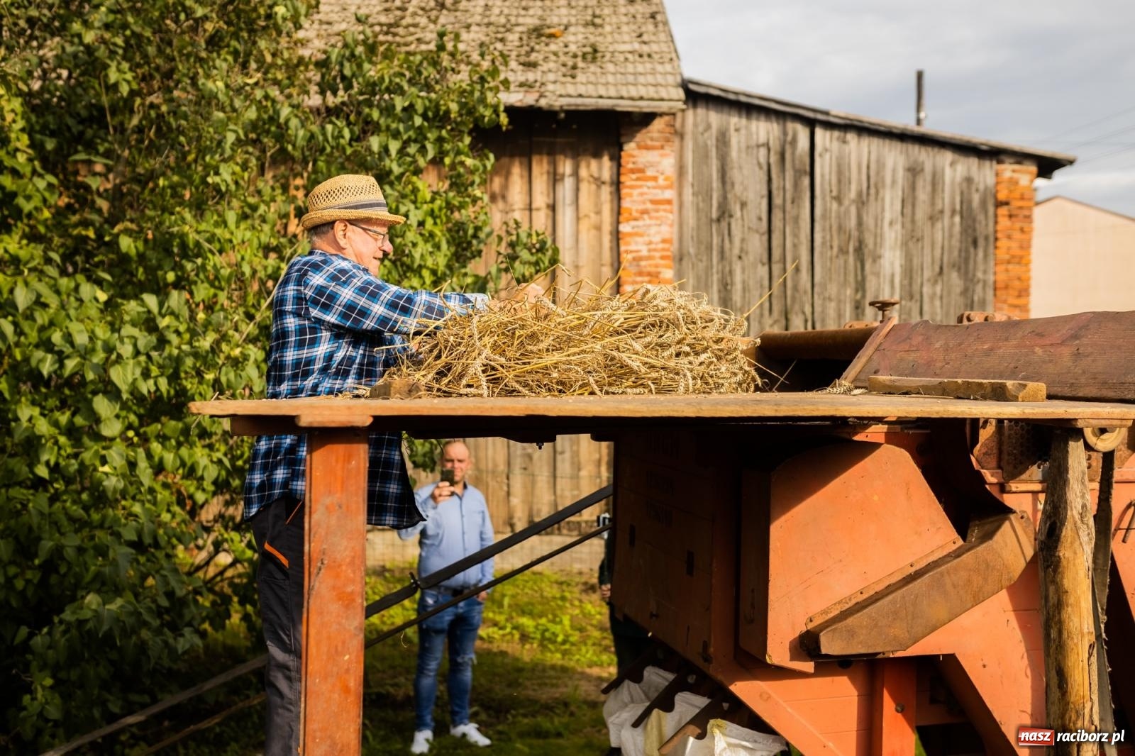 Zdjęcie w galerii na portalu naszraciborz.pl: Korowód starych maszyn rolniczych w Gamowie [FOTO i WIDEO] wiadomości z regionu