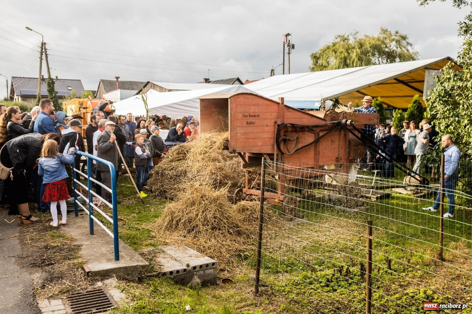 Zdjęcie w galerii na portalu naszraciborz.pl: Korowód starych maszyn rolniczych w Gamowie [FOTO i WIDEO] wiadomości z regionu