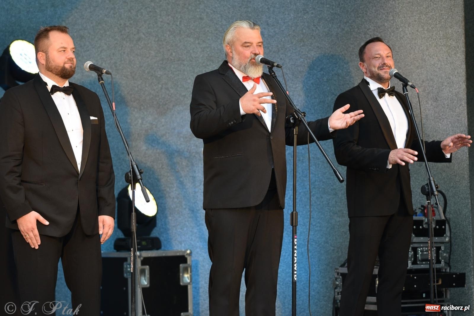 Zdjęcie w galerii na portalu naszraciborz.pl: Opera i deszcz. W parku m. Roth zakończono sezon koncertów plenerowych [FOTO i WIDEO] wiadomości z regionu