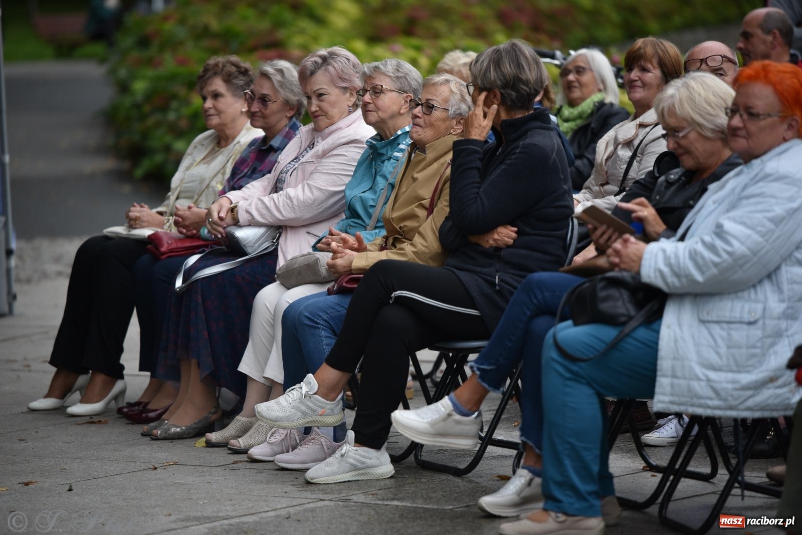 Zdjęcie w galerii na portalu naszraciborz.pl: Opera i deszcz. W parku m. Roth zakończono sezon koncertów plenerowych [FOTO i WIDEO] wiadomości z regionu